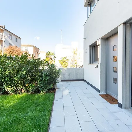 Housmart Toscana 53 White Apartment *