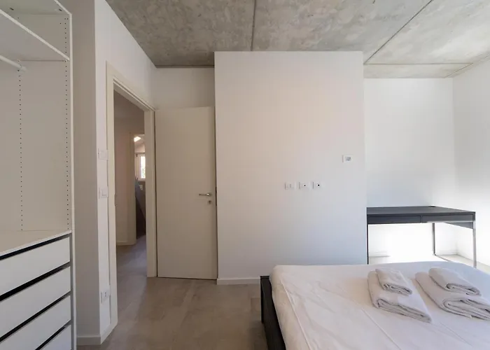 Housmart Toscana 53 White * בולוניה