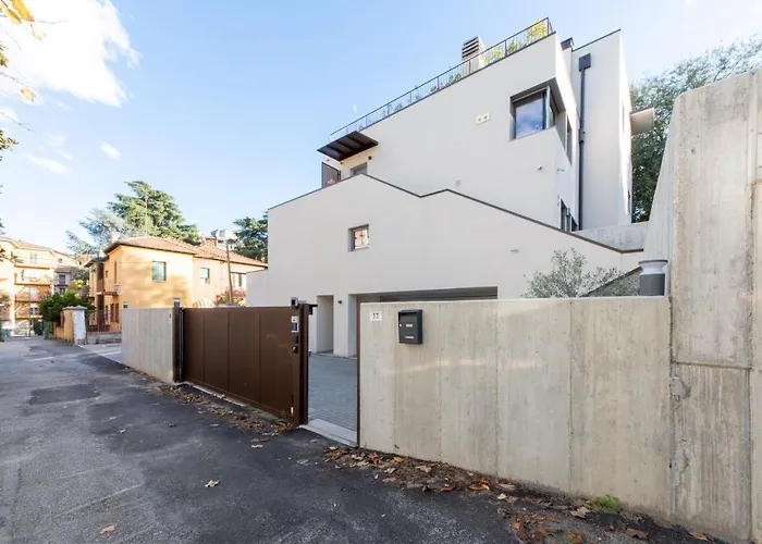 Housmart Toscana 53 White * בולוניה